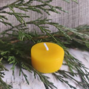 Mesilasvahast käsitsi valmistatud klassikaline teeküünal