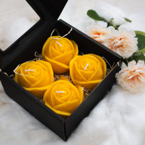 Mesilasvahast küünal roos kinkekarbis